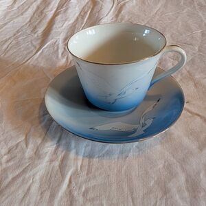2/20$ Elegant Blue and White Porcelain Tea Cup and Saucer Set